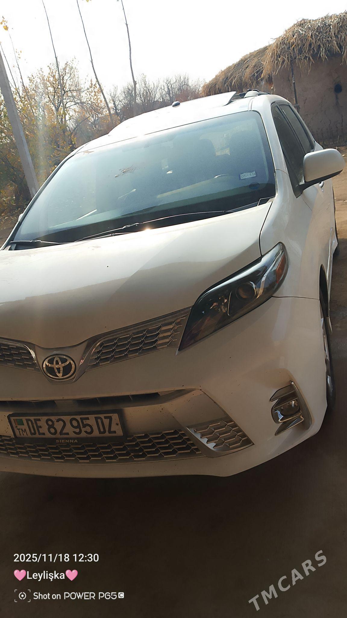 Toyota Sienna 2017 - 480 000 TMT - Шабатский этрап - img 1