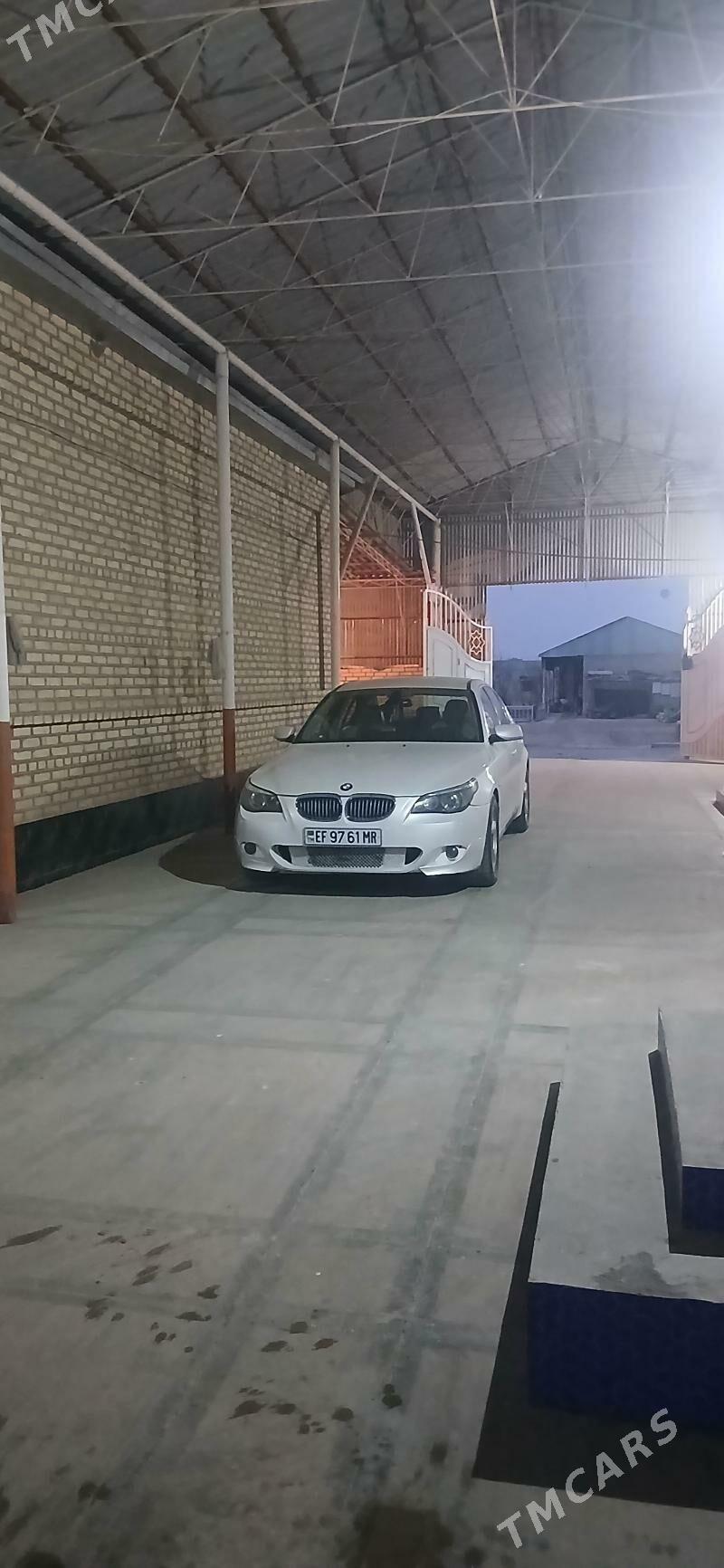 BMW E60 2006 - 180 000 TMT - Mary - img 1