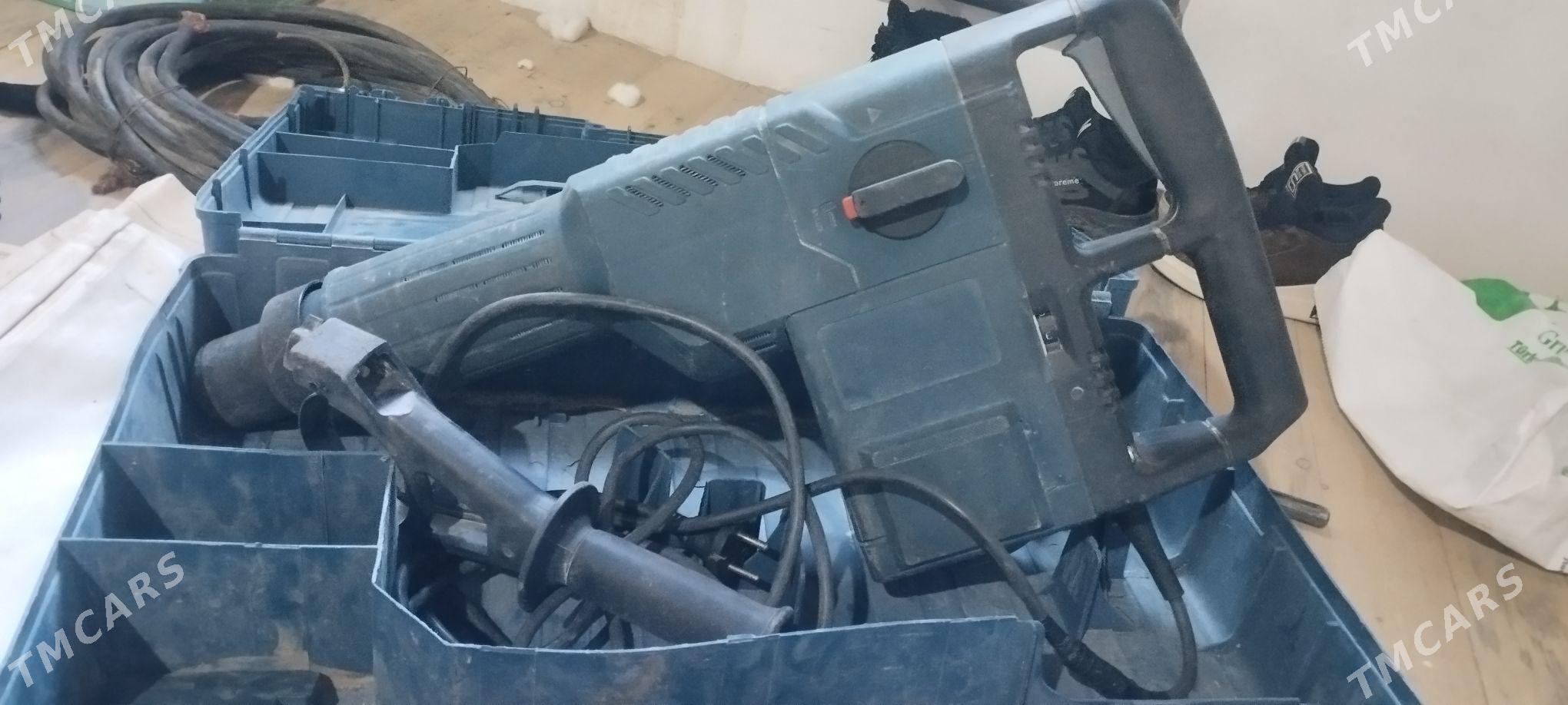 drel we hilti - Гурбансолтан Едже - img 1