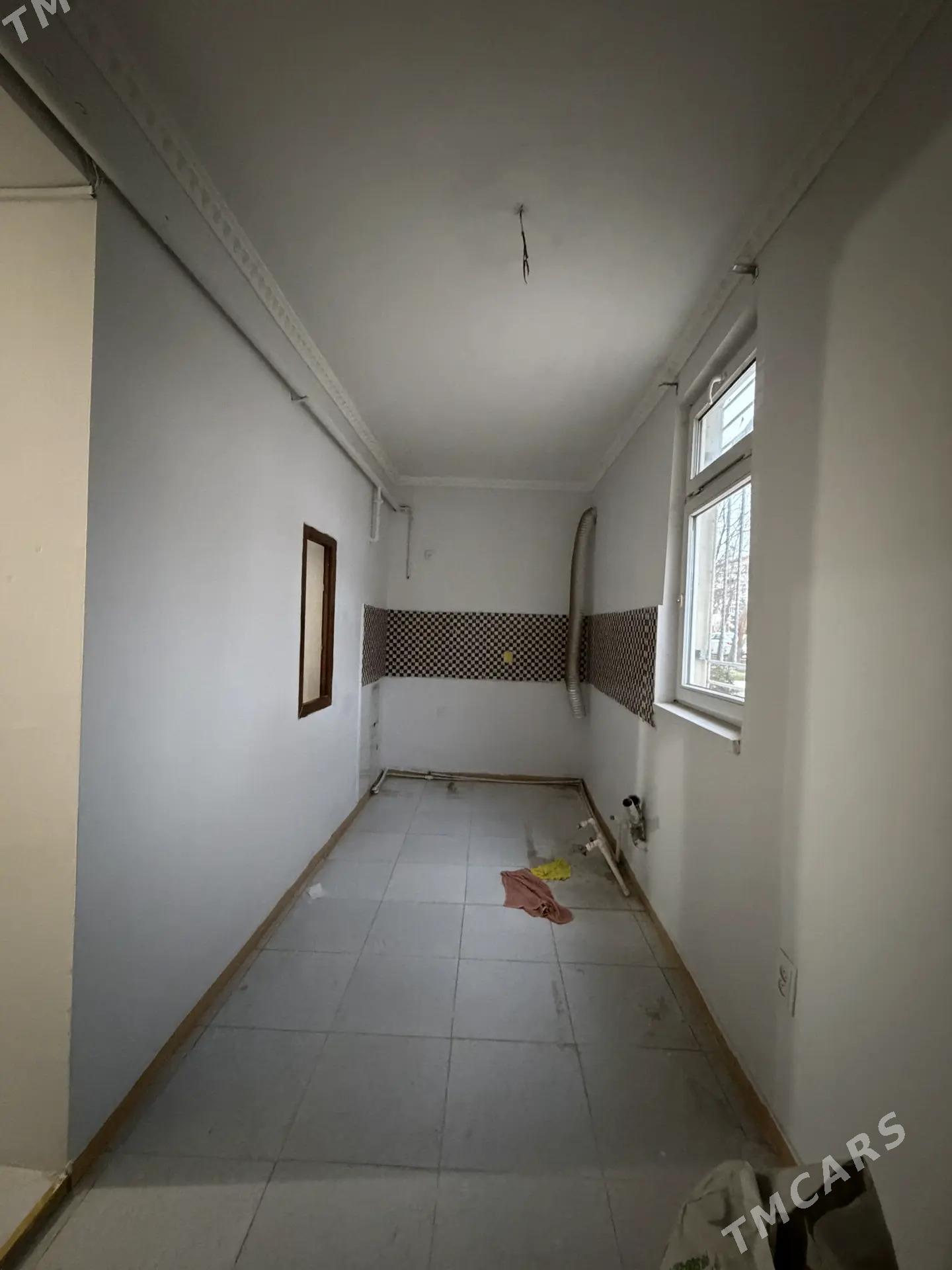 2 ком 3/1 этаж 10 мкр - 10 mkr - img 1