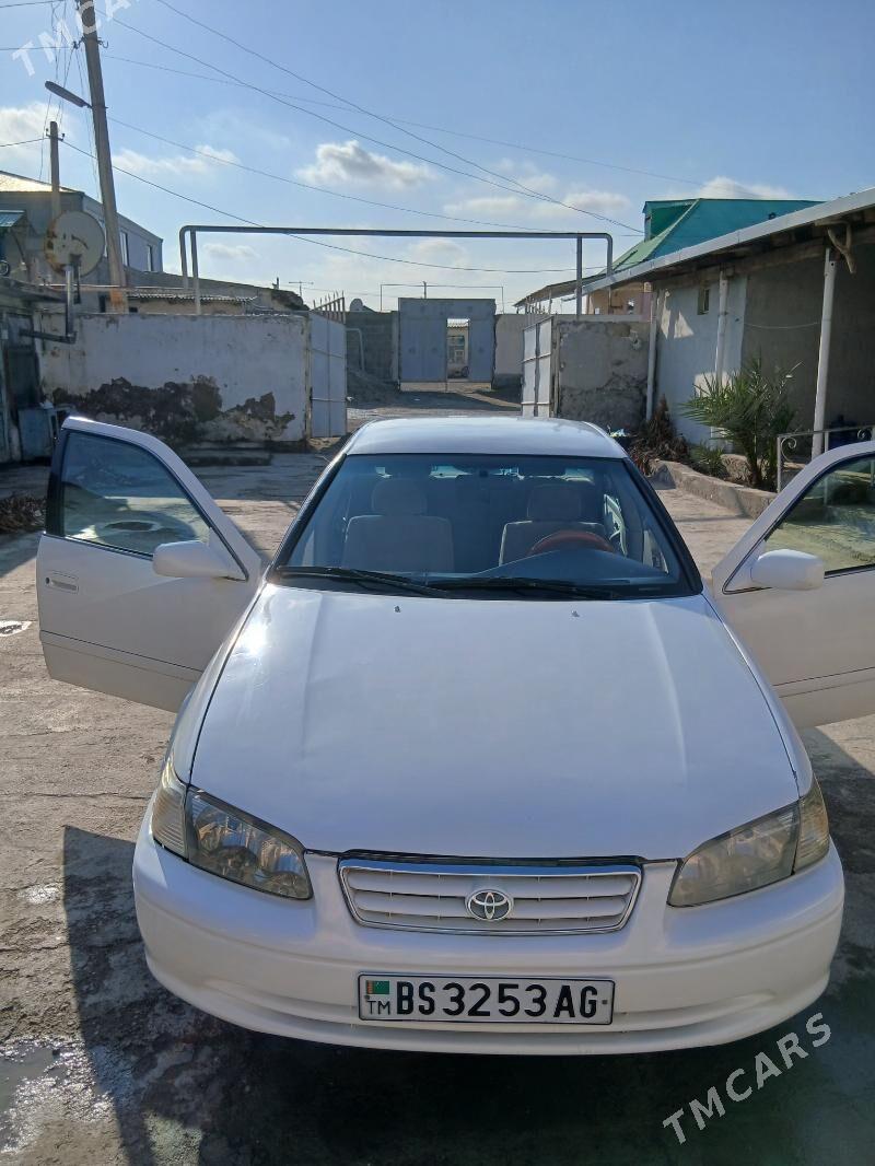 Toyota Camry 2000 - 140 000 TMT - Çoganly - img 1