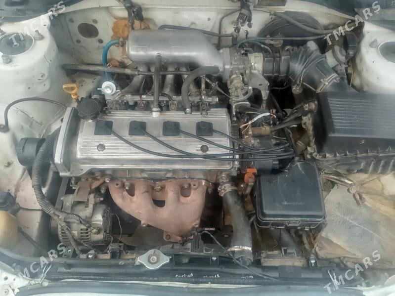 Toyota Carina 1995 - 60 000 TMT - Балканабат - img 1
