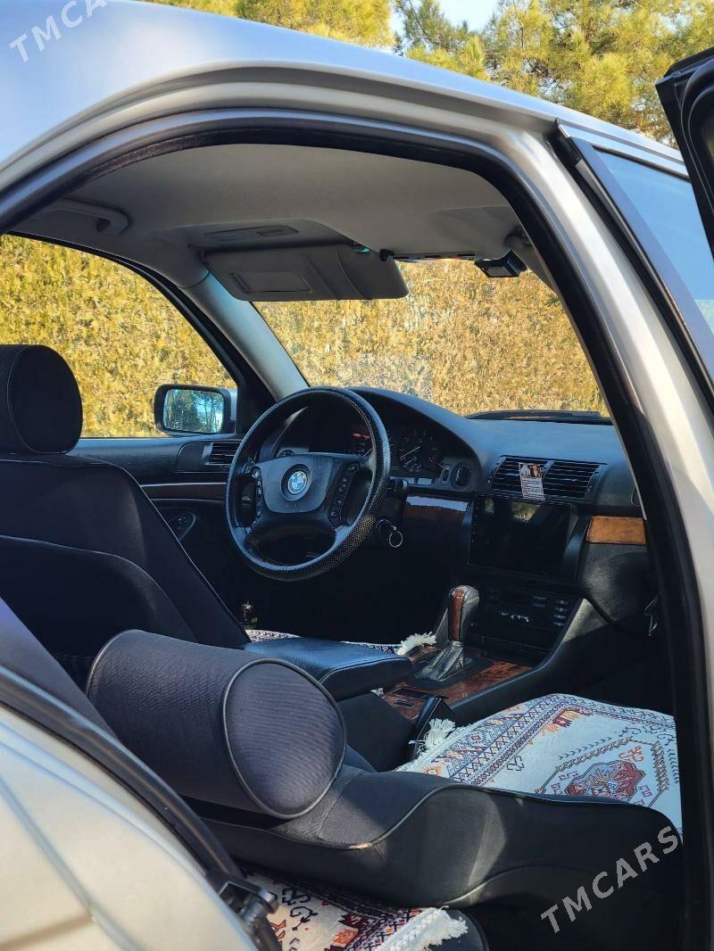 BMW E39 2002 - 136 000 TMT - Балканабат - img 1