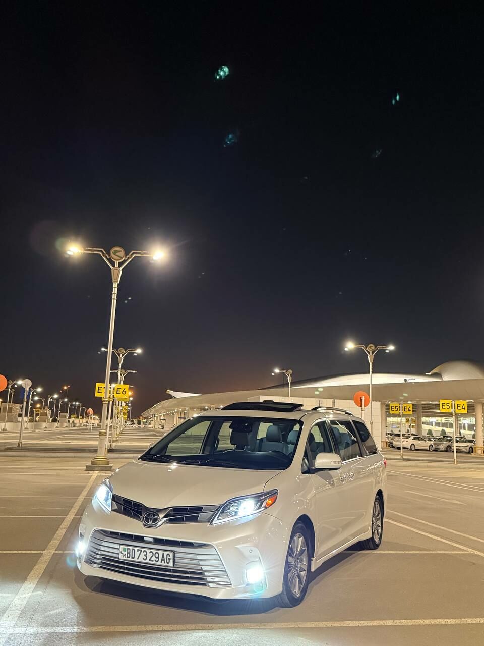 Toyota Sienna 2019 - 549 900 TMT - Aşgabat - img 1