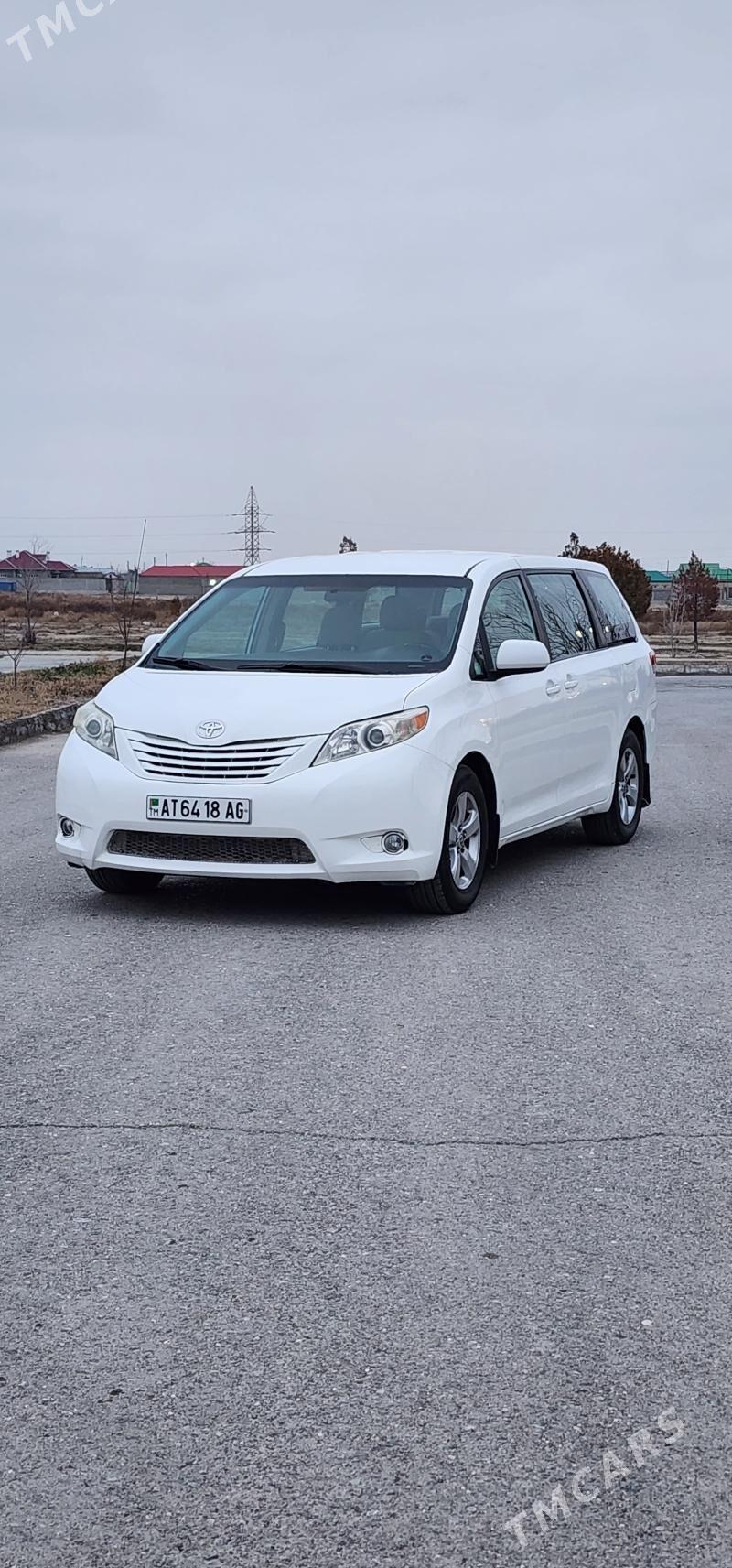Toyota Sienna 2010 - 295 000 TMT - Bäherden - img 1
