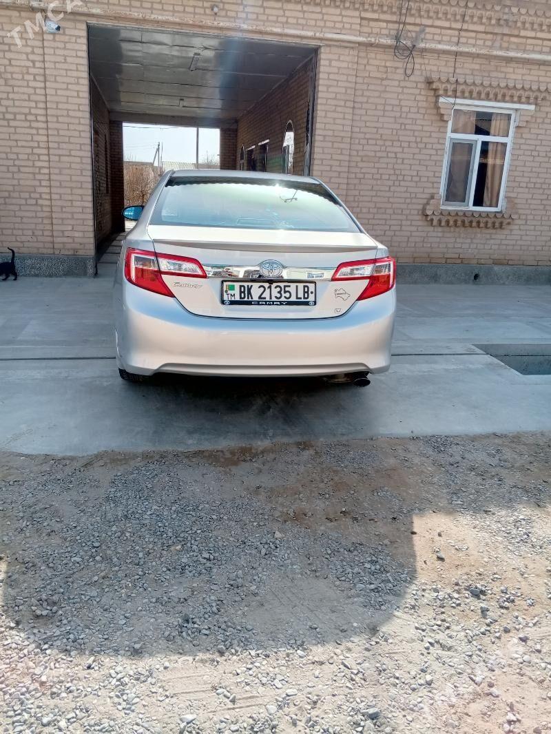 Toyota Camry 2012 - 200 000 TMT - Çärjew - img 1