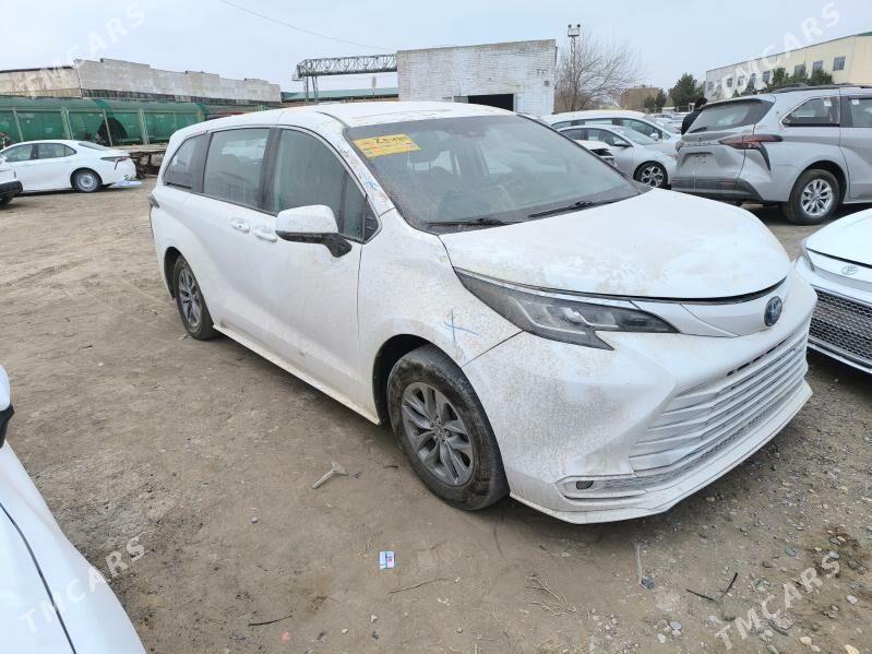 Toyota Sienna 2021 - 325 000 TMT - Мары - img 1