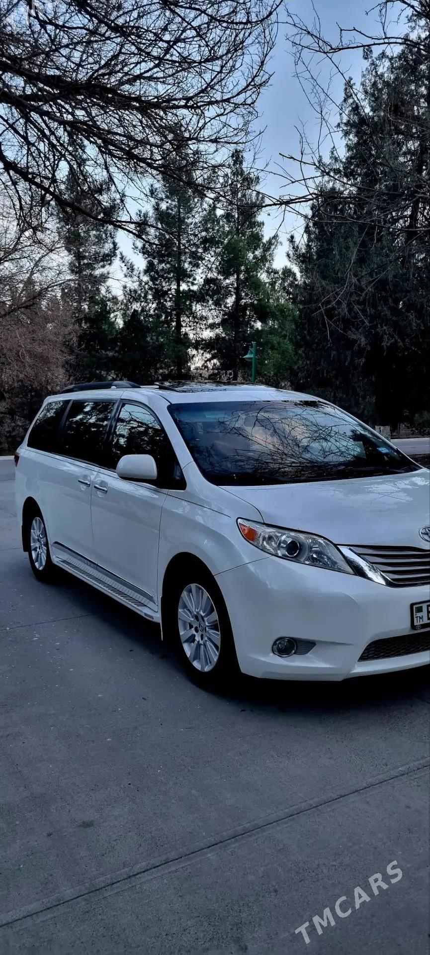 Toyota Sienna 2016 - 425 000 TMT - Аркадаг - img 1