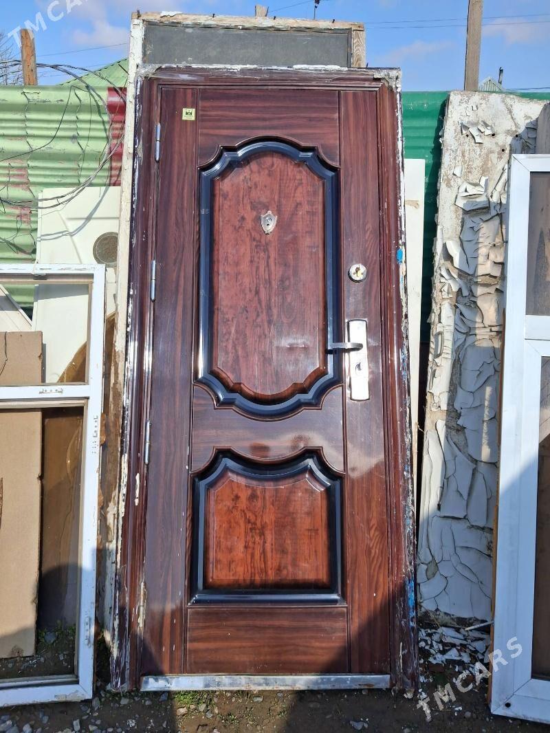 демир.гапы. - Гарадамак - img 1