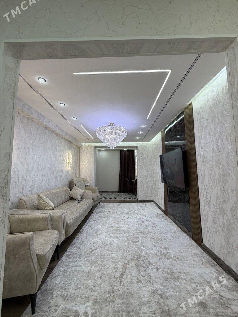 4 Mkr 3 komnat - 4 мкр - img 1