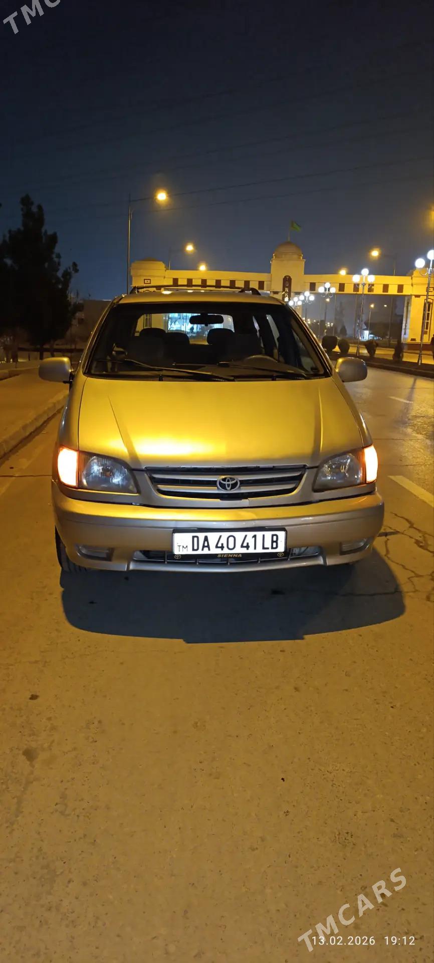 Toyota Sienna 2002 - 200 000 TMT - Çärjew - img 1