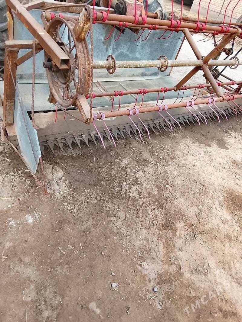 MTZ T-28 2015 - 35 000 TMT - Çärjew - img 1