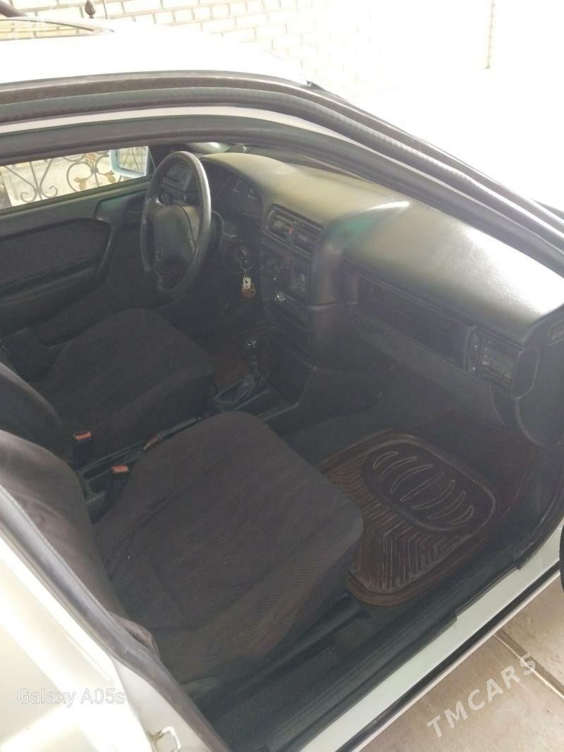 Opel Vectra 1992 - 40 000 TMT - Бахарден - img 1