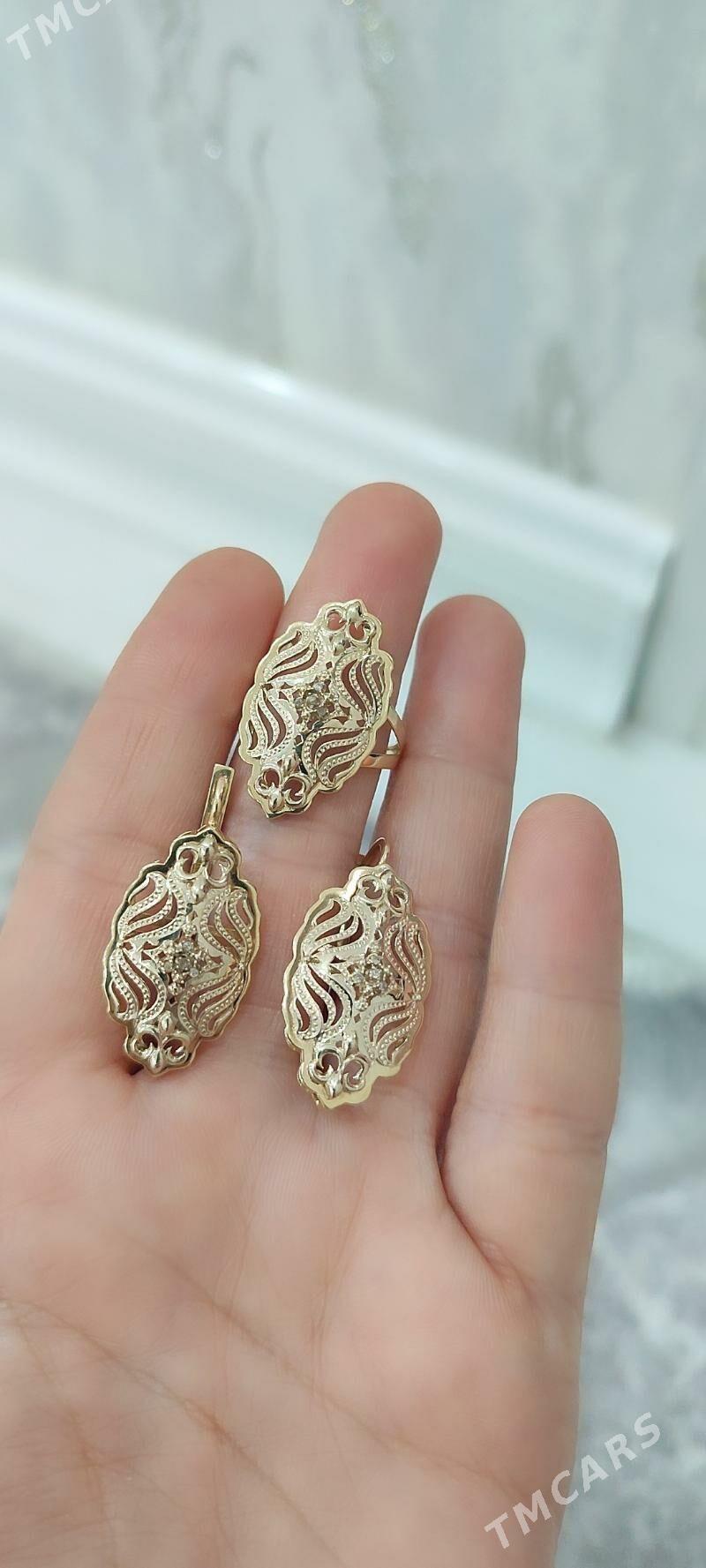 gyzyl kamplekt - Мир 2 - img 1