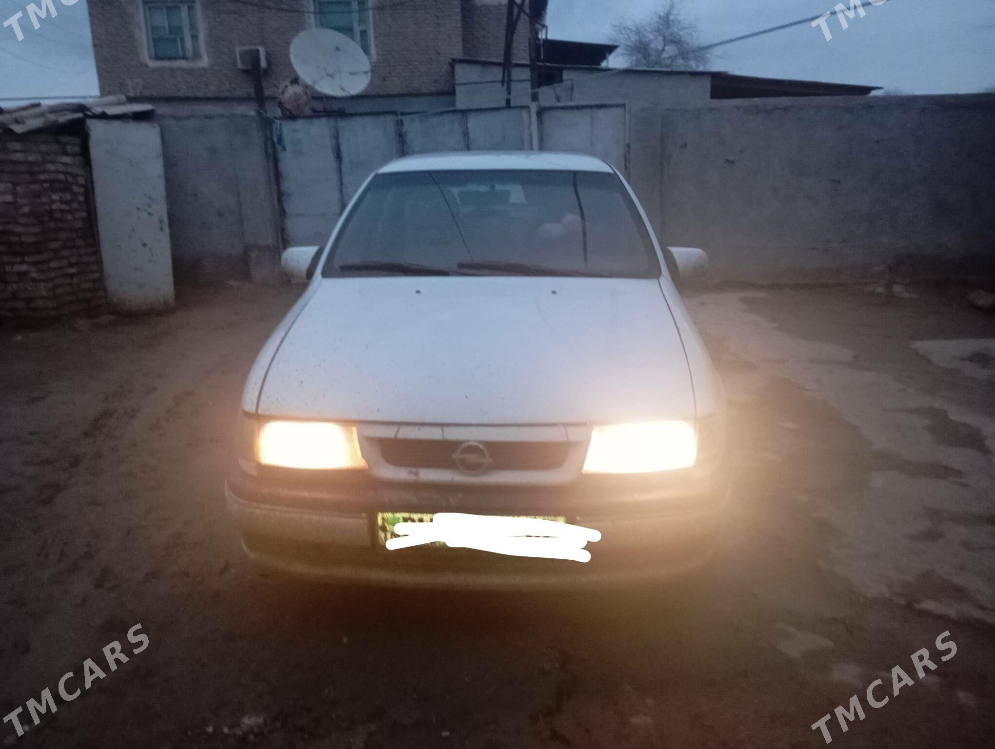 Opel Vectra 1994 - 32 000 TMT - Boldumsaz - img 1