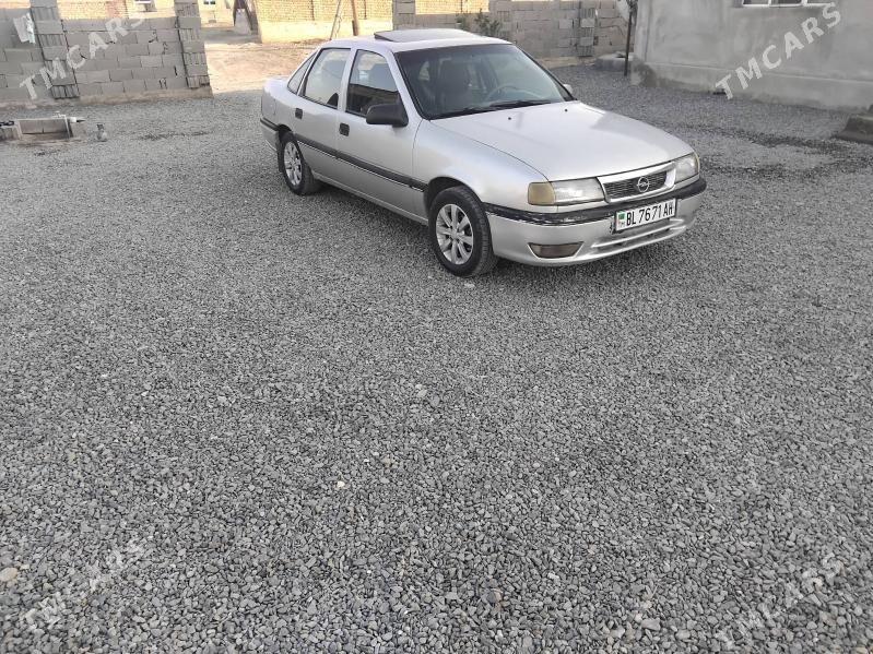 Opel Vectra 1990 - 42 000 TMT - Бахарден - img 1