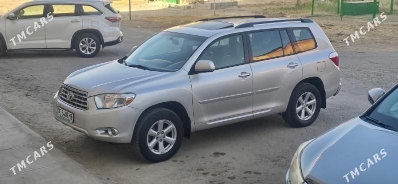 Toyota Highlander 2010 - 314 000 TMT - Мары - img 1