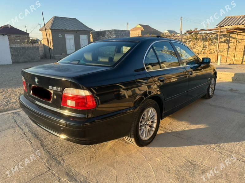 BMW E39 1998 - 110 000 TMT - Балканабат - img 1