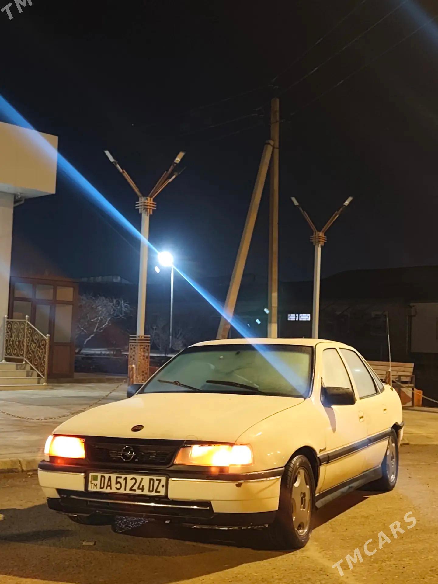 Opel Vectra 1990 - 45 000 TMT - Дашогуз - img 1