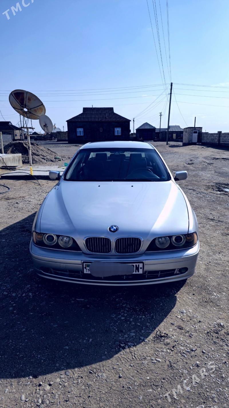 BMW E39 2001 - 140 000 TMT - Гумдаг - img 1