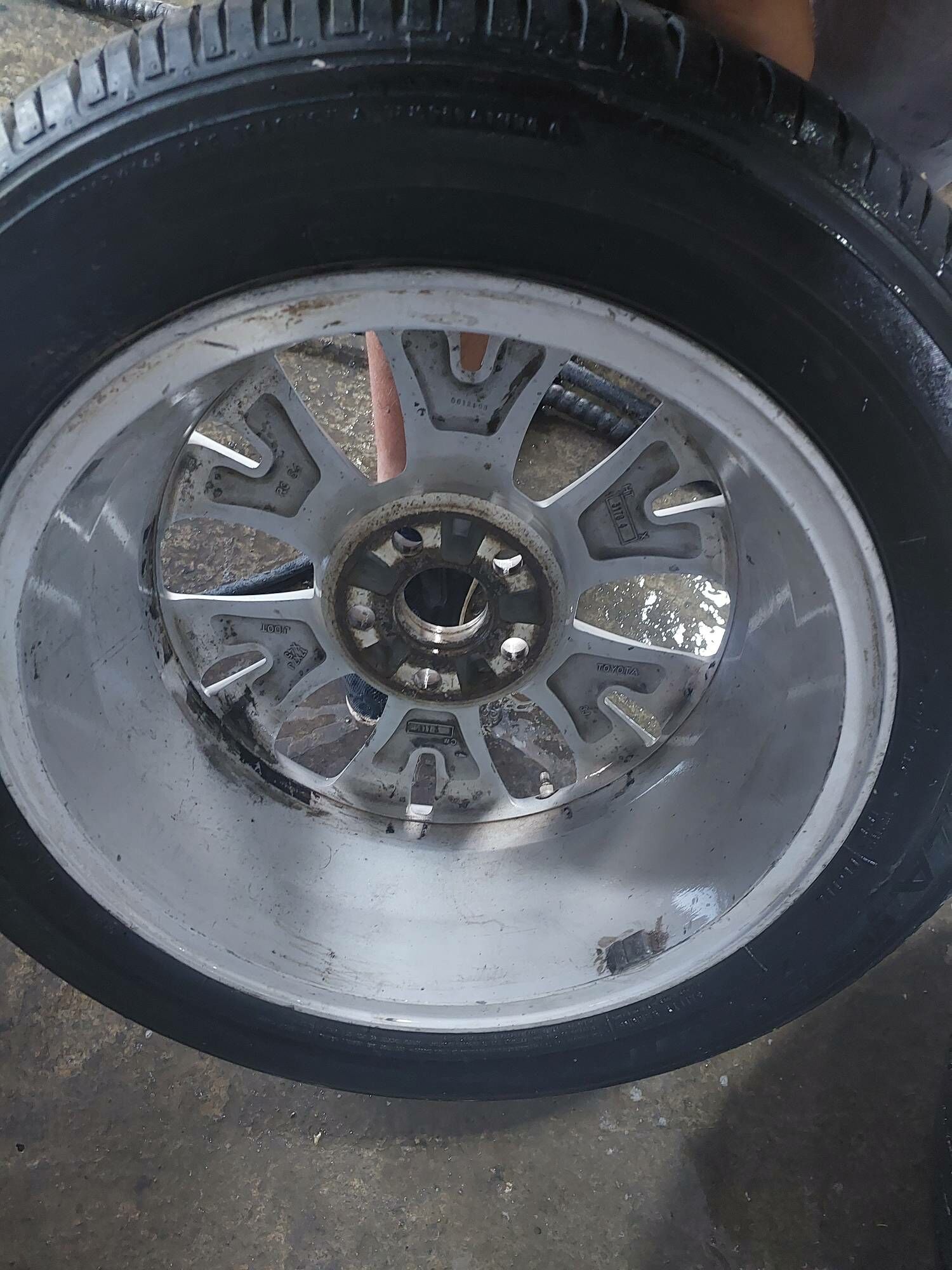 Toyota diska R17 3 000 TMT - Çärjew - img 1