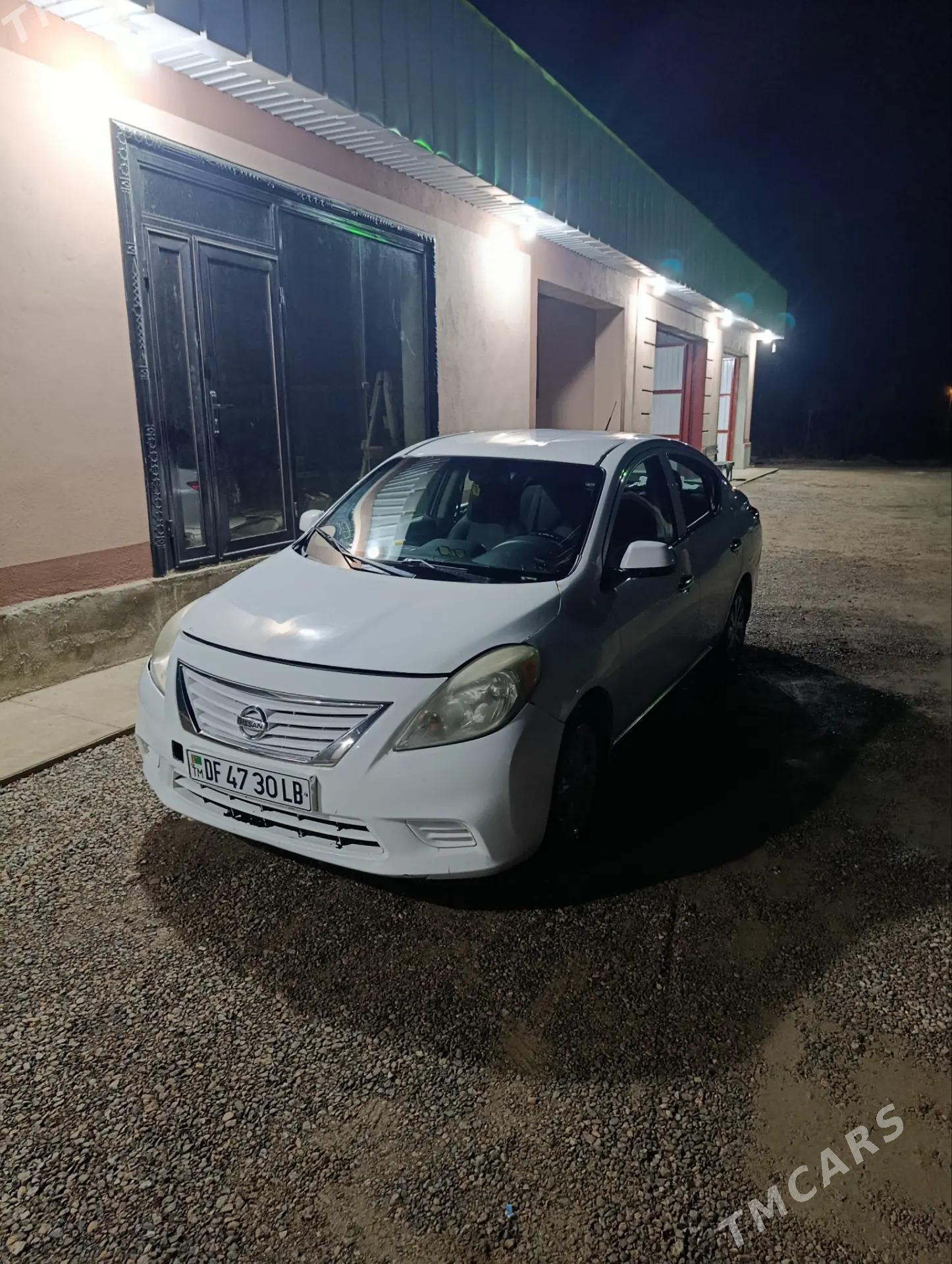 Nissan Versa 2012 - 100 000 TMT - Койтендаг - img 1