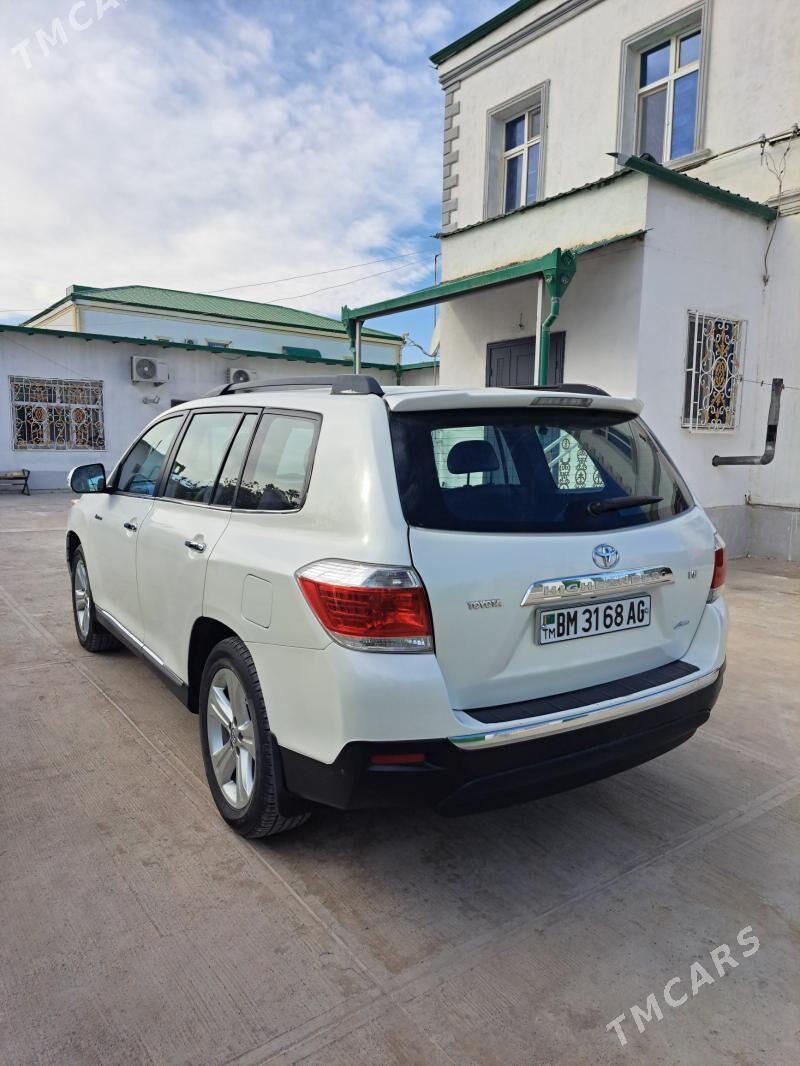 Toyota Highlander 2011 - 308 000 TMT - Бузмеин - img 1