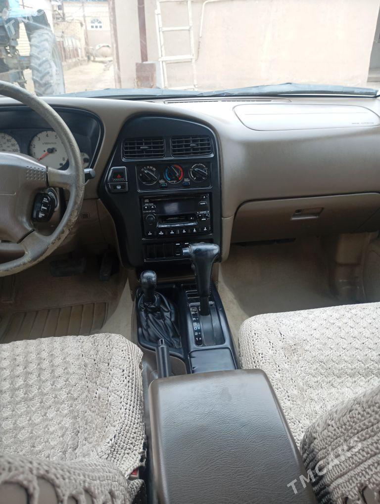 Nissan Pathfinder 2000 - 120 000 TMT - Дарганата - img 1