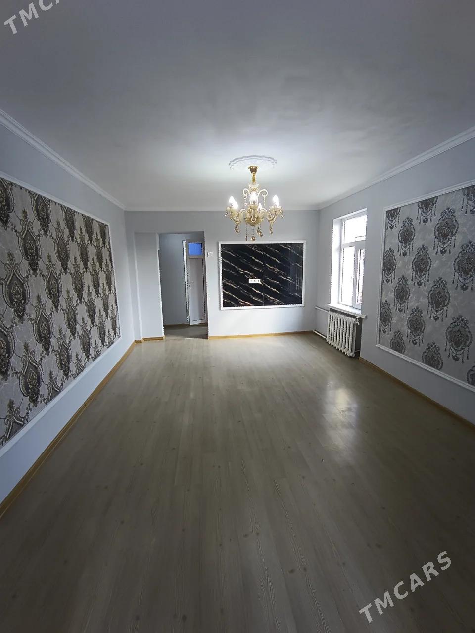 СРОЧНО 2 МКР 1 В 2 КОМ ДЕШЕВО - 2 мкр - img 1