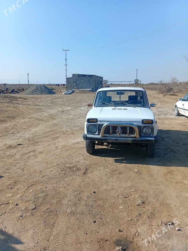 Lada Niva 1988 - 11 000 TMT - Ак-Бугдайский этрап - img 1