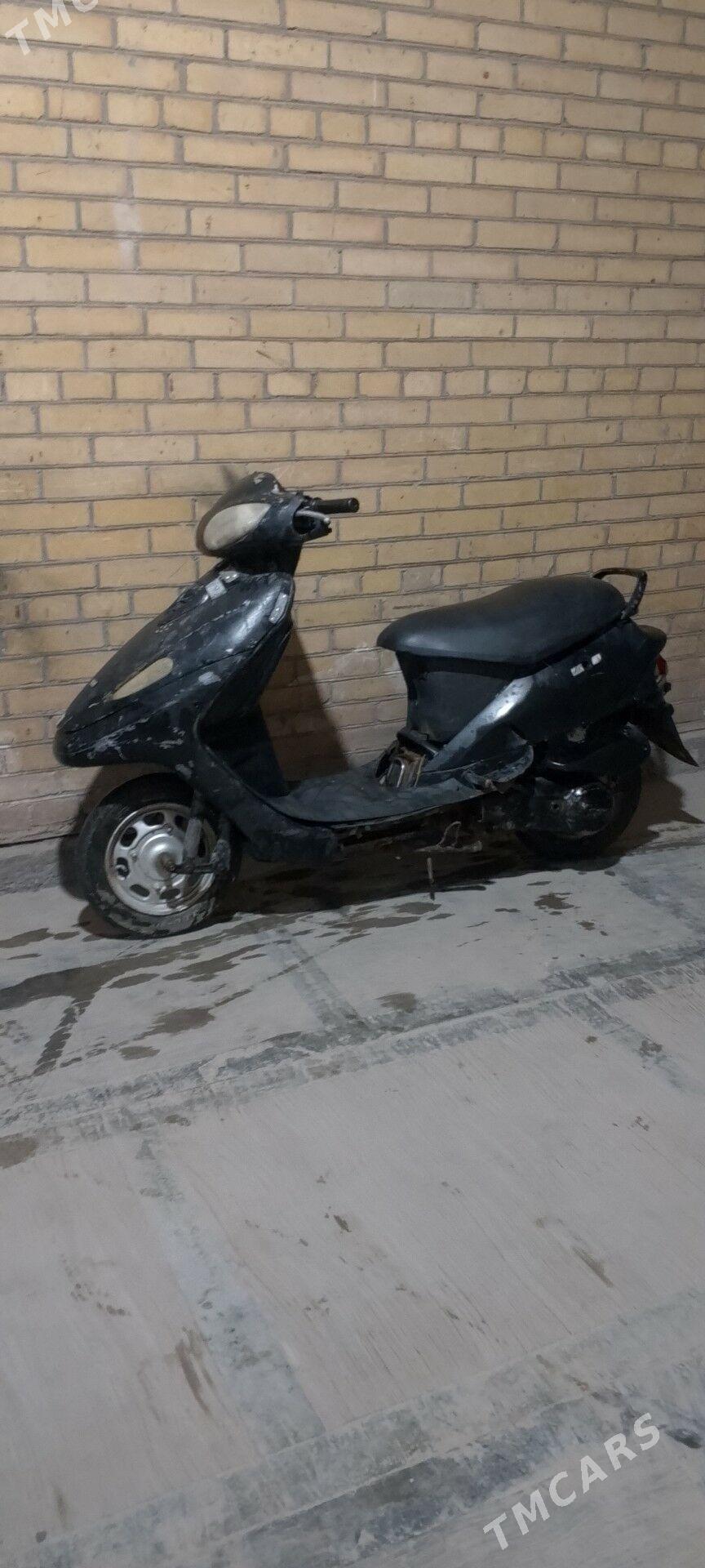 Yamaha Artistic 2010 - 5 000 TMT - Туркменабат - img 1