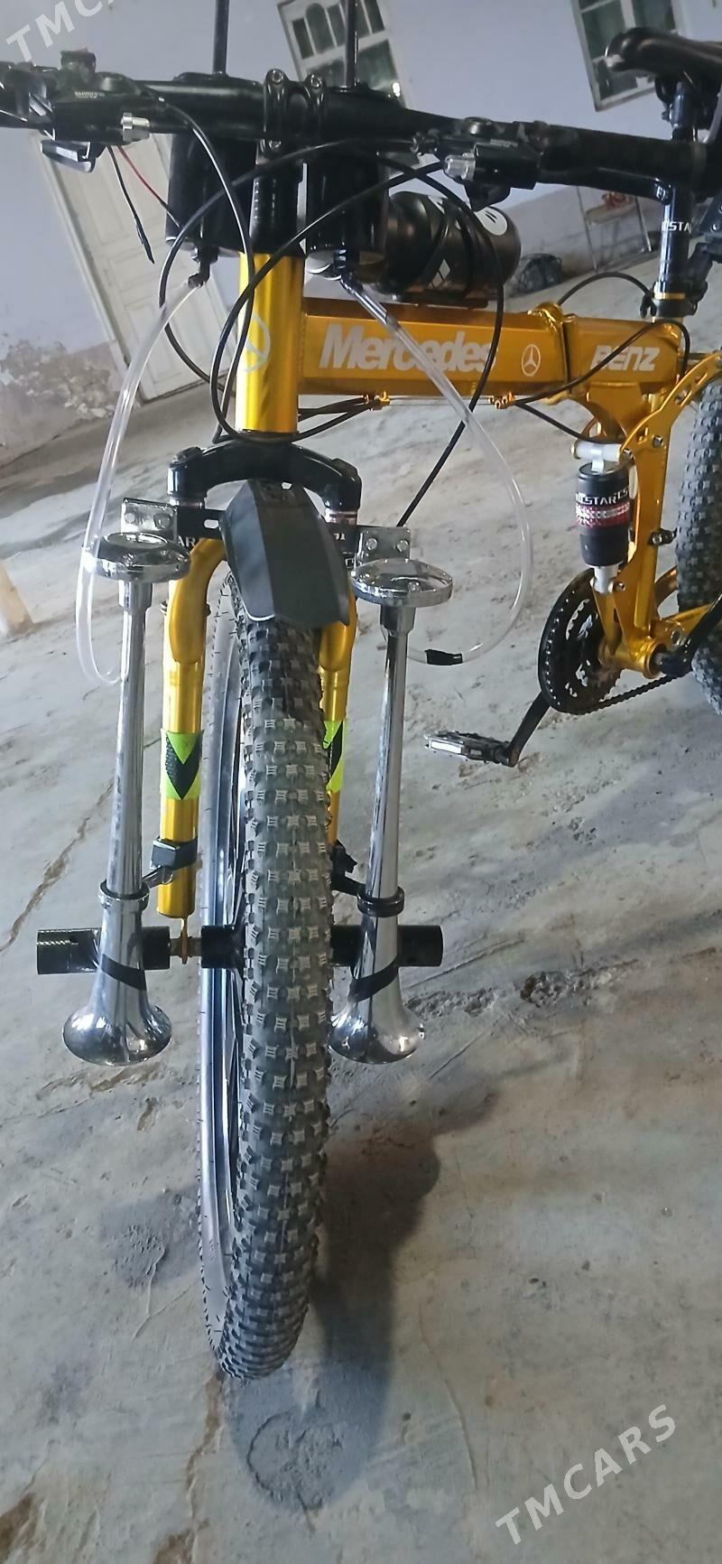 MERSEDES BENZ - Дянев - img 1