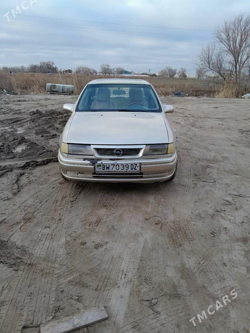 Opel Vectra 1994 - 44 000 TMT - Гурбансолтан Едже - img 1
