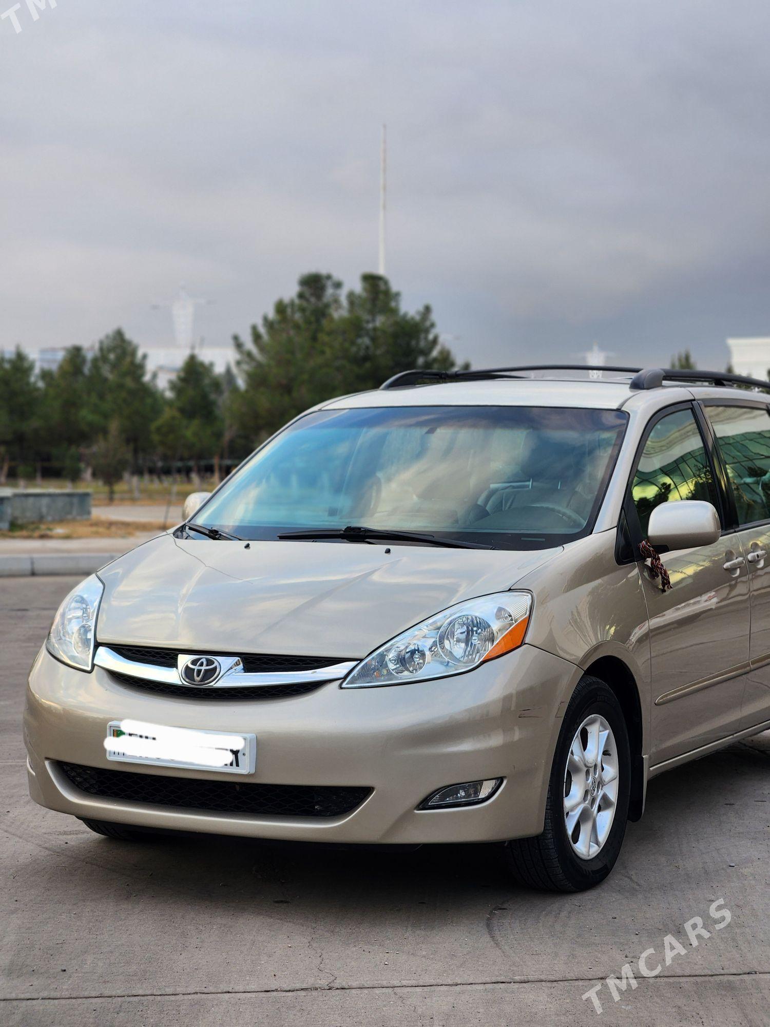 Toyota Sienna 2009 - 292 500 TMT - Мары - img 1