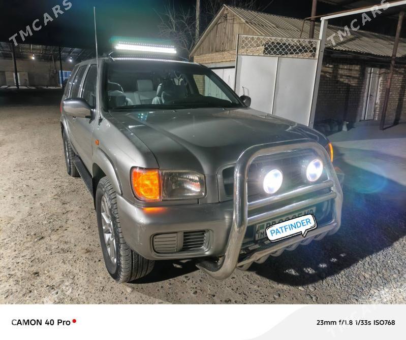 Nissan Pathfinder 2001 - 140 000 TMT - Мары - img 1
