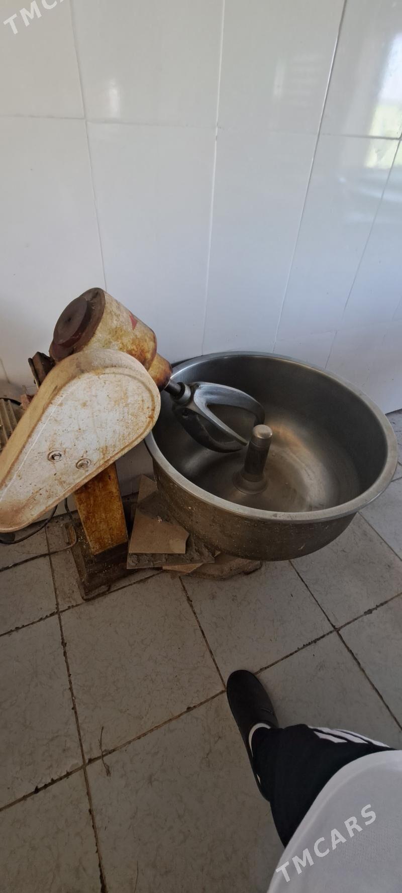 mešalka 50 - Бузмеин - img 1