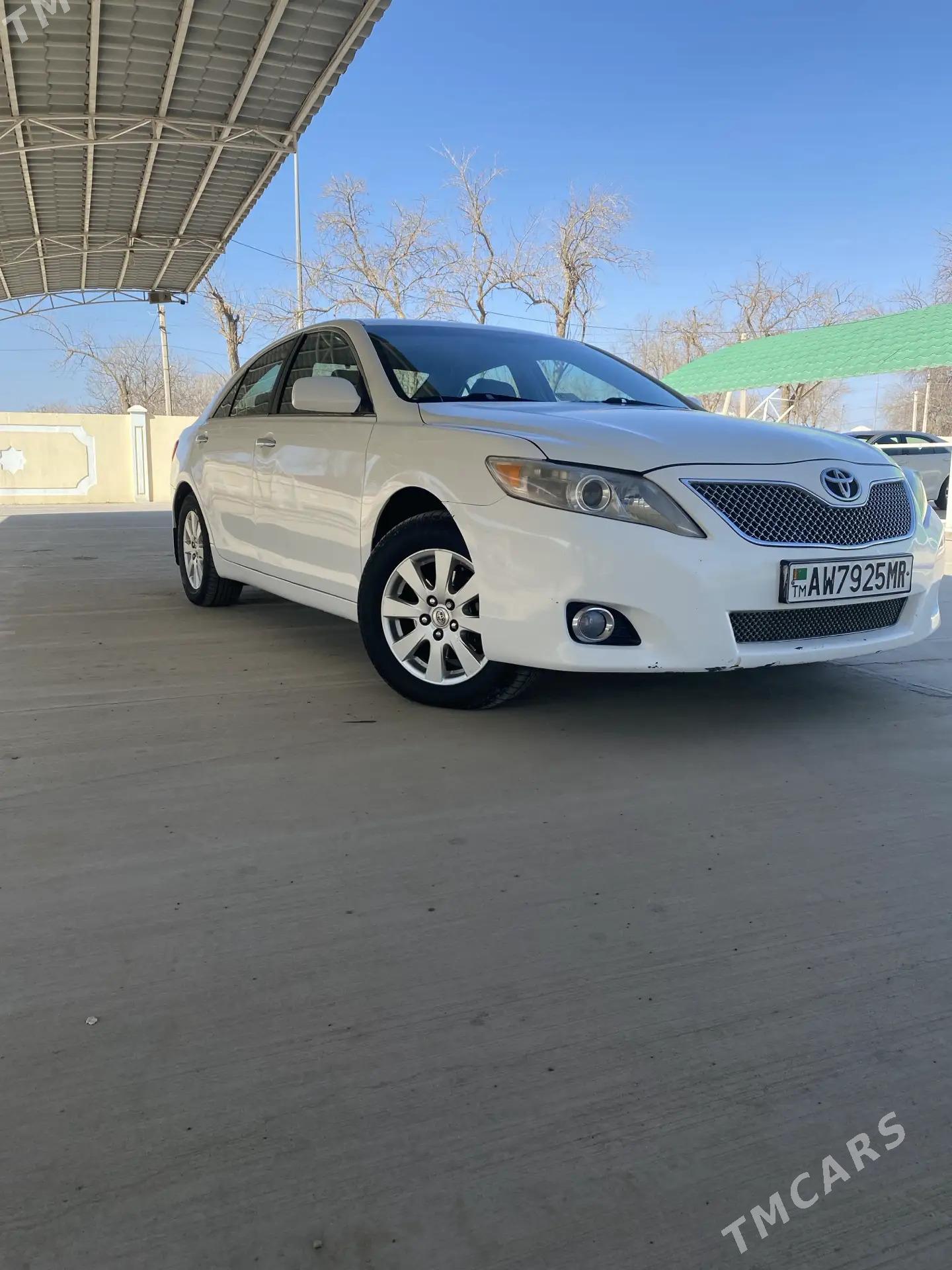 Toyota Camry 2010 - 230 000 TMT - Байрамали - img 1