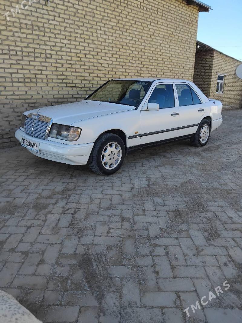 Mercedes-Benz 300E 1989 - 70 000 TMT - Türkmengala - img 1