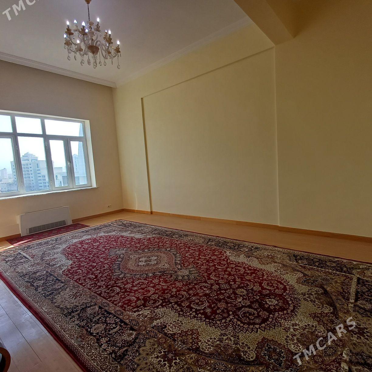 Eyesinden Cehow elitka 4komnat - Ашхабад - img 1