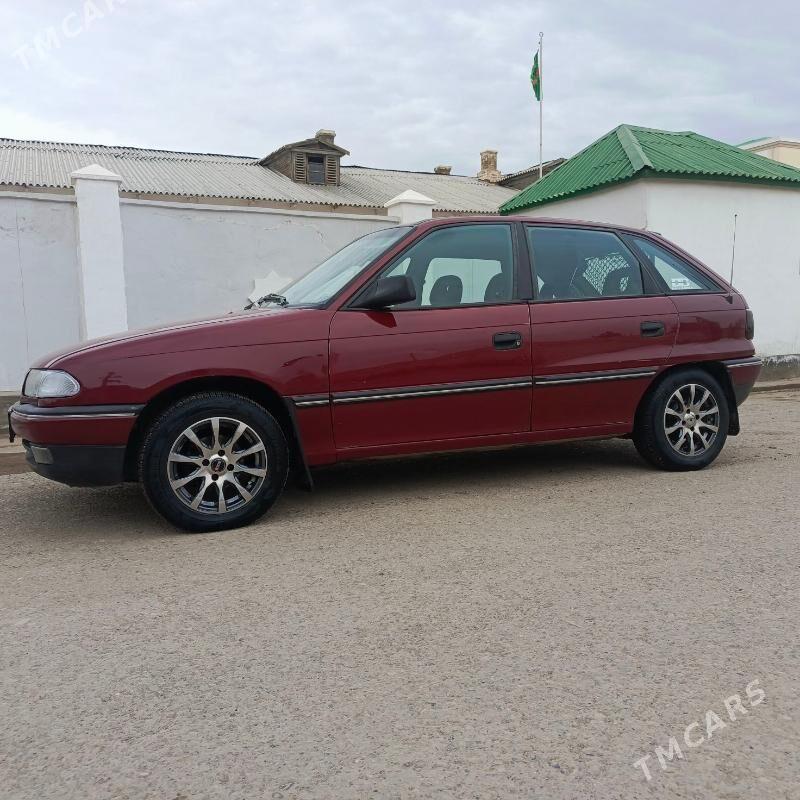 Opel Astra 1993 - 55 000 TMT - Мары - img 1
