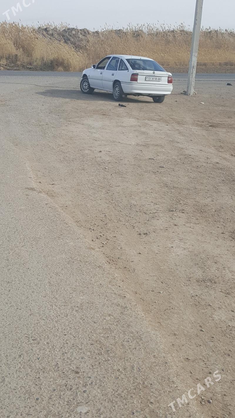 Opel Vectra 1993 - 39 000 TMT - Sarahs - img 1