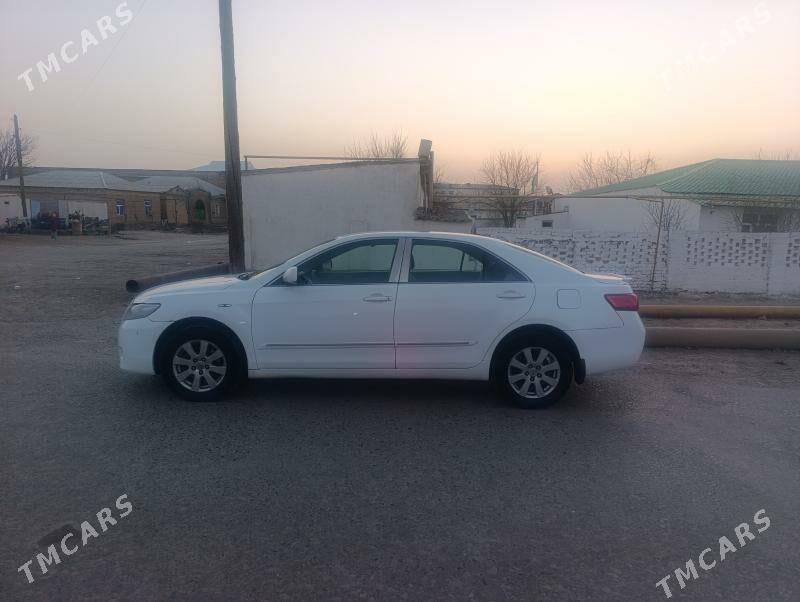 Toyota Camry 2010 - 135 000 TMT - Теджен - img 1