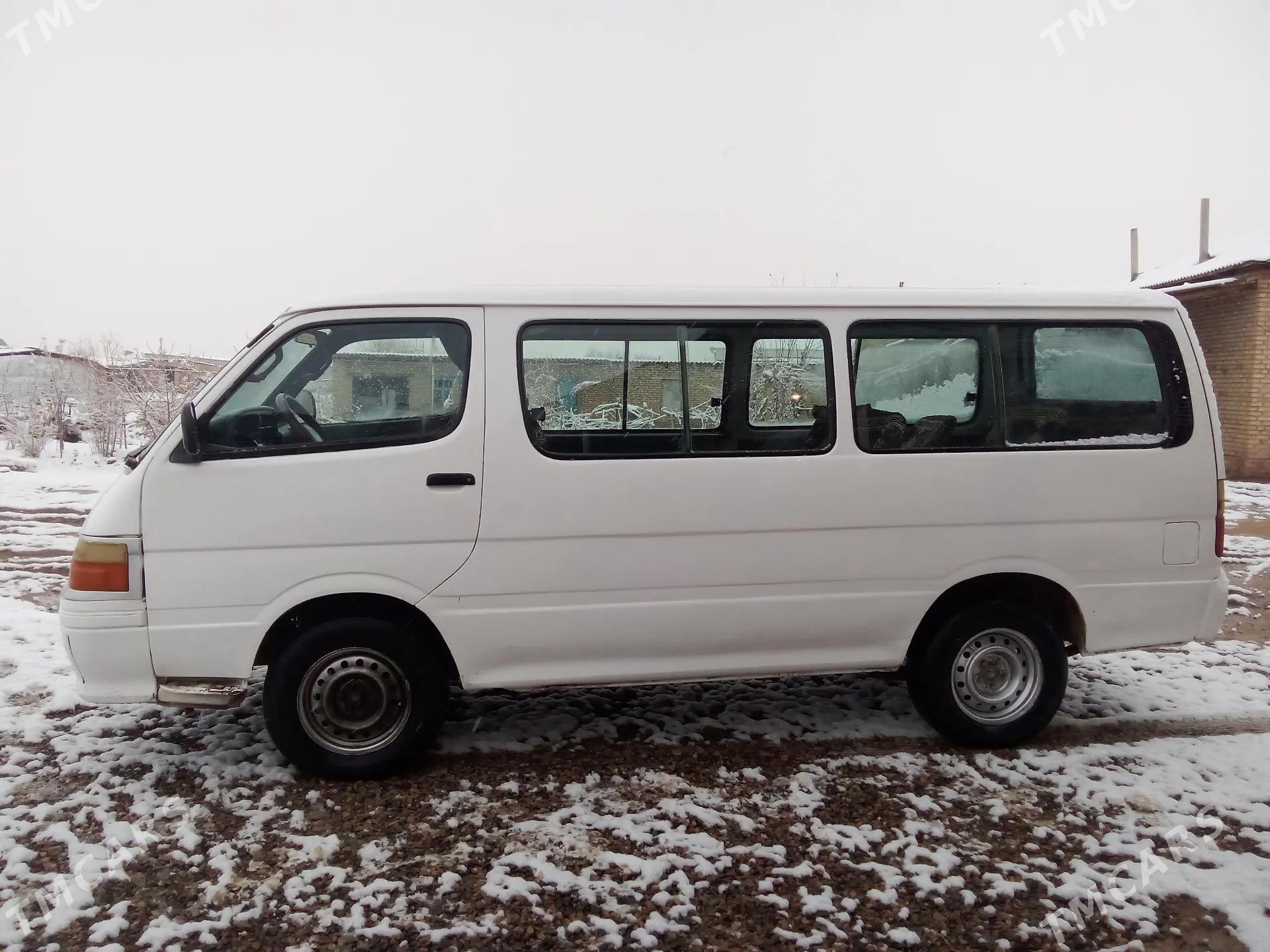 Toyota Hiace 2002 - 110 000 TMT - Байрамали - img 1