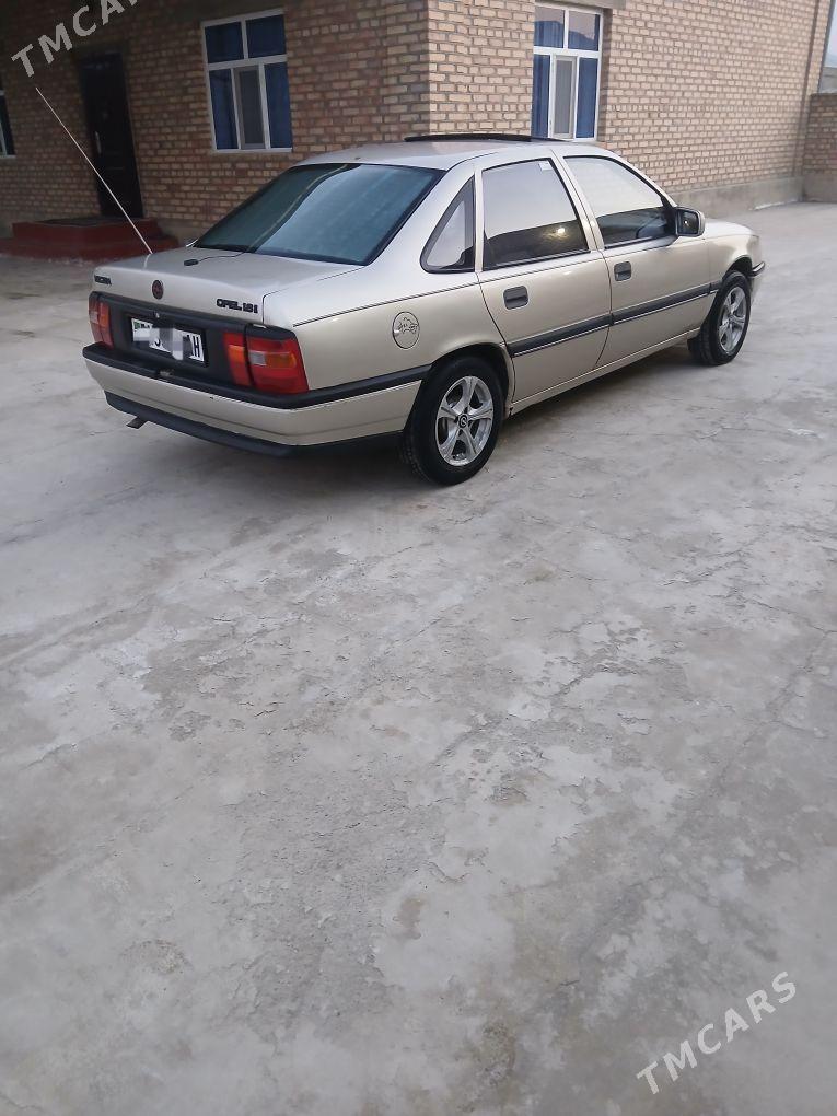 Opel Vectra 1990 - 40 000 TMT - Bäherden - img 1