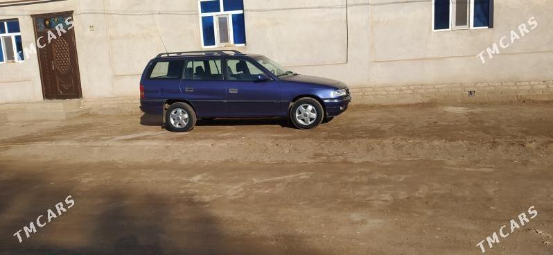 Opel Astra 1997 - 60 000 TMT - Губадаг - img 1