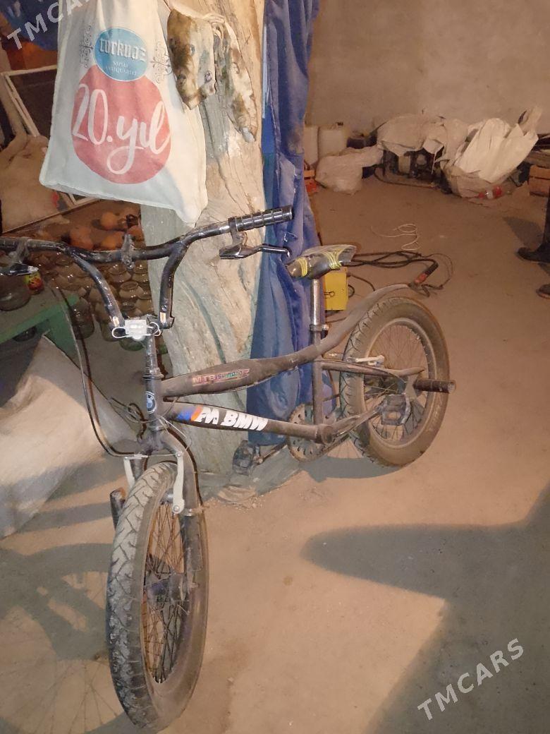 БМВ велик - Чарджоу - img 1