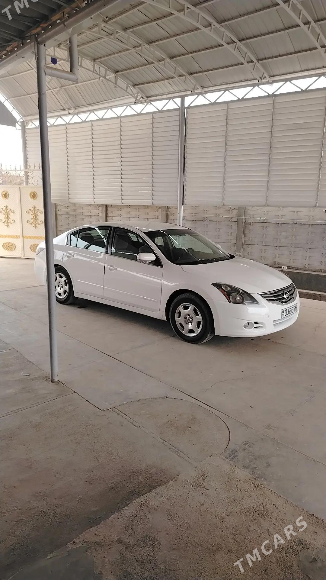 Nissan Altima 2010 - 120 000 TMT - Туркменгала - img 1