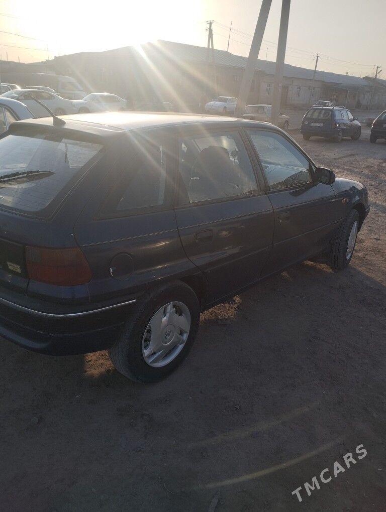 Opel Vectra 1996 - 50 000 TMT - Губадаг - img 1