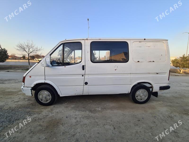Ford Transit Connect 2009 - 32 000 TMT - Бахарден - img 1