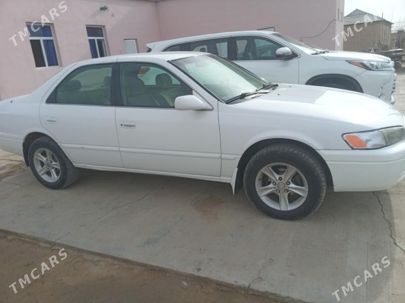 Toyota Camry 1999 - 135 000 TMT - Ёлётен - img 1